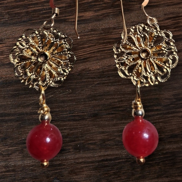 NWT Swarovski Crystals with red carnelian Semiprecious Earrings - Picture 3 of 3